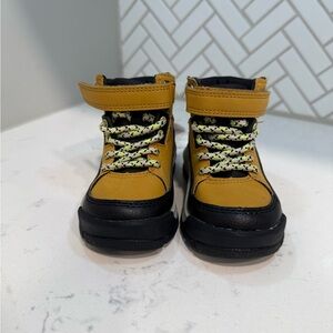 Oshkosh Neil Toddler Slip-On Hiker Boots